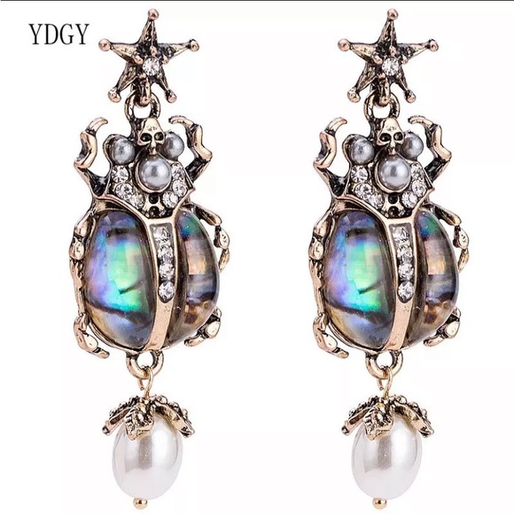 Insect Earrings - Picture 5 of 6